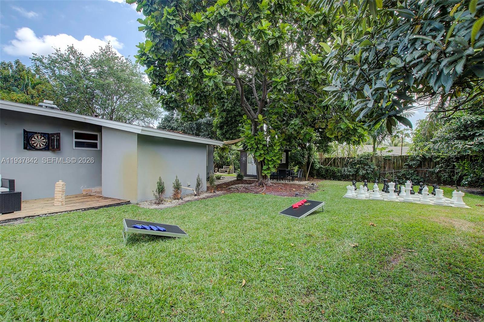 LAUDERDALE VILLAS - Residential Lease