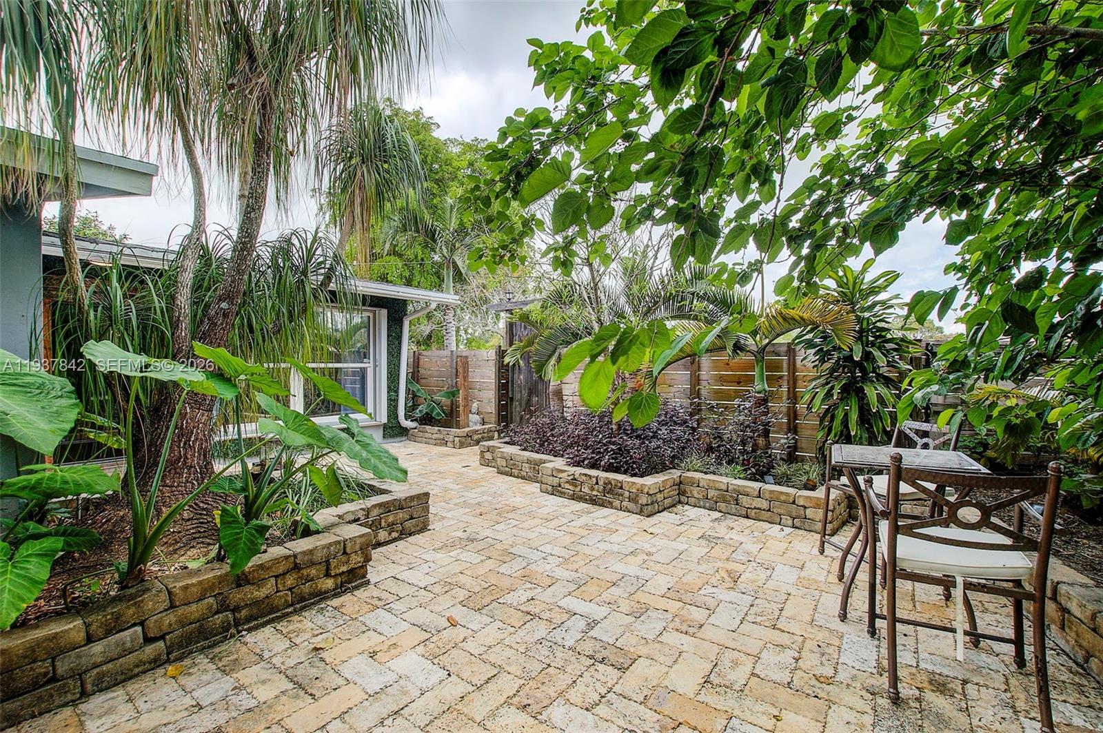 LAUDERDALE VILLAS - Residential Lease