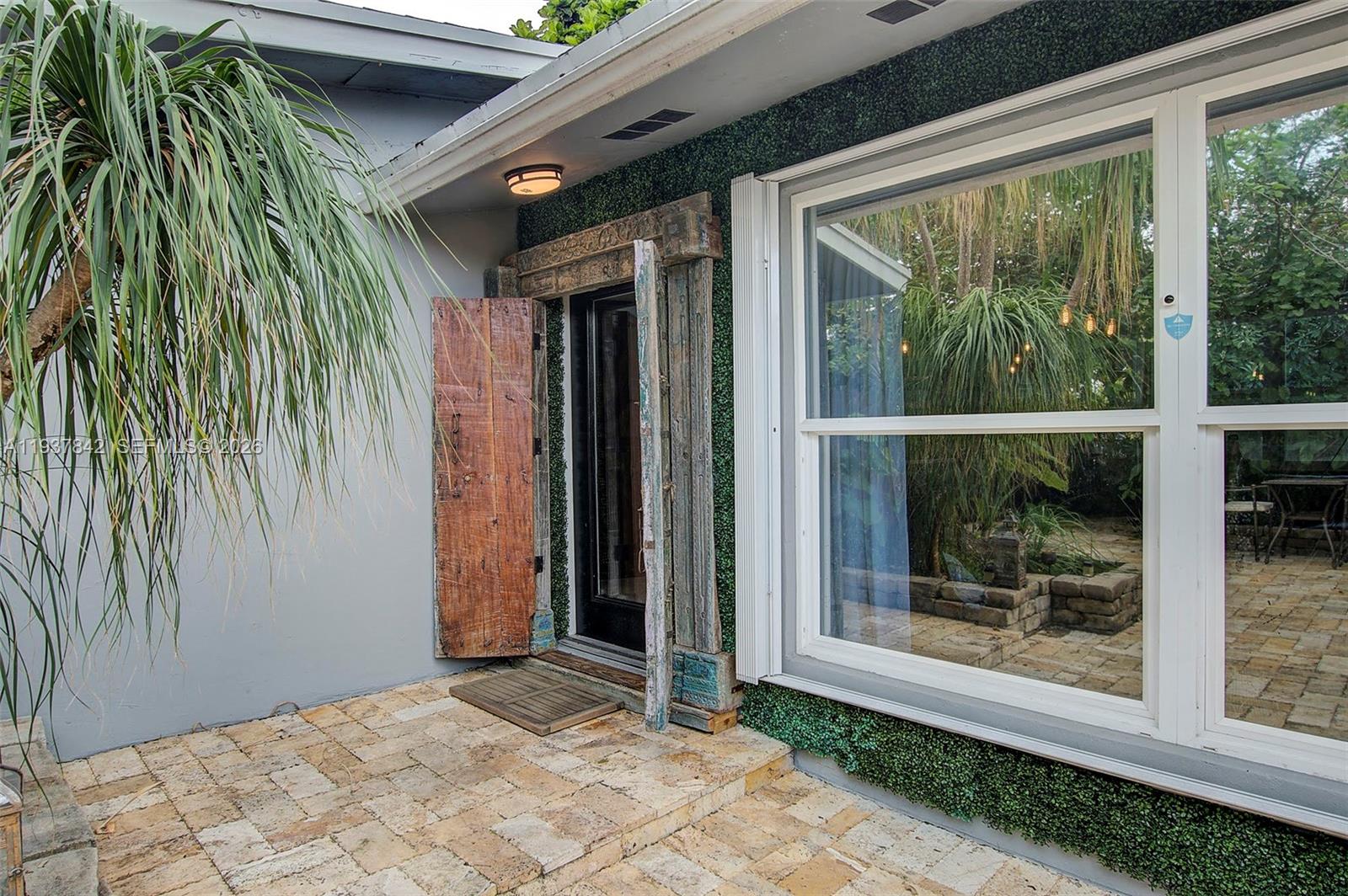 LAUDERDALE VILLAS - Residential Lease