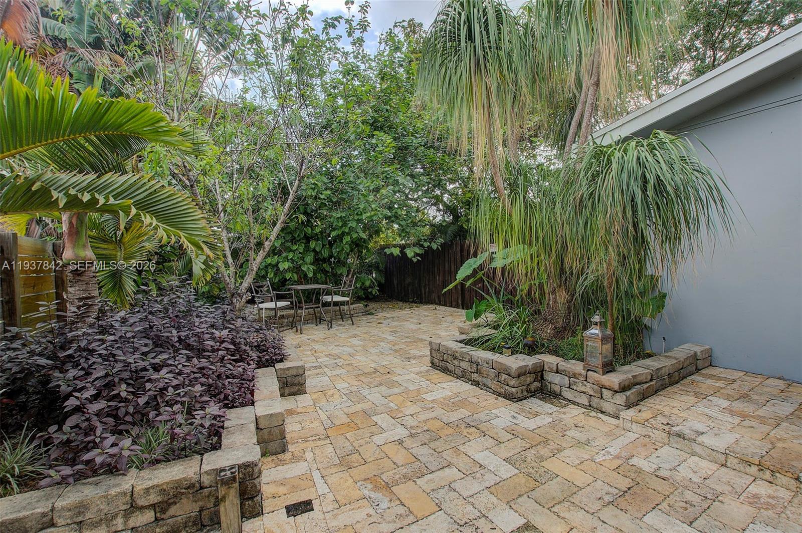 LAUDERDALE VILLAS - Residential Lease