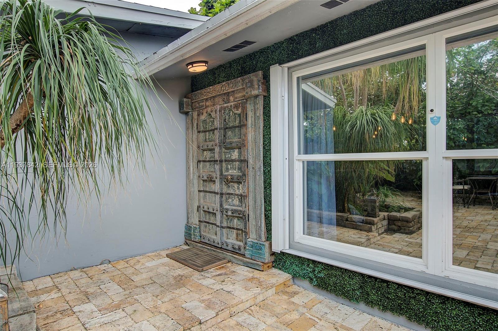 LAUDERDALE VILLAS - Residential Lease