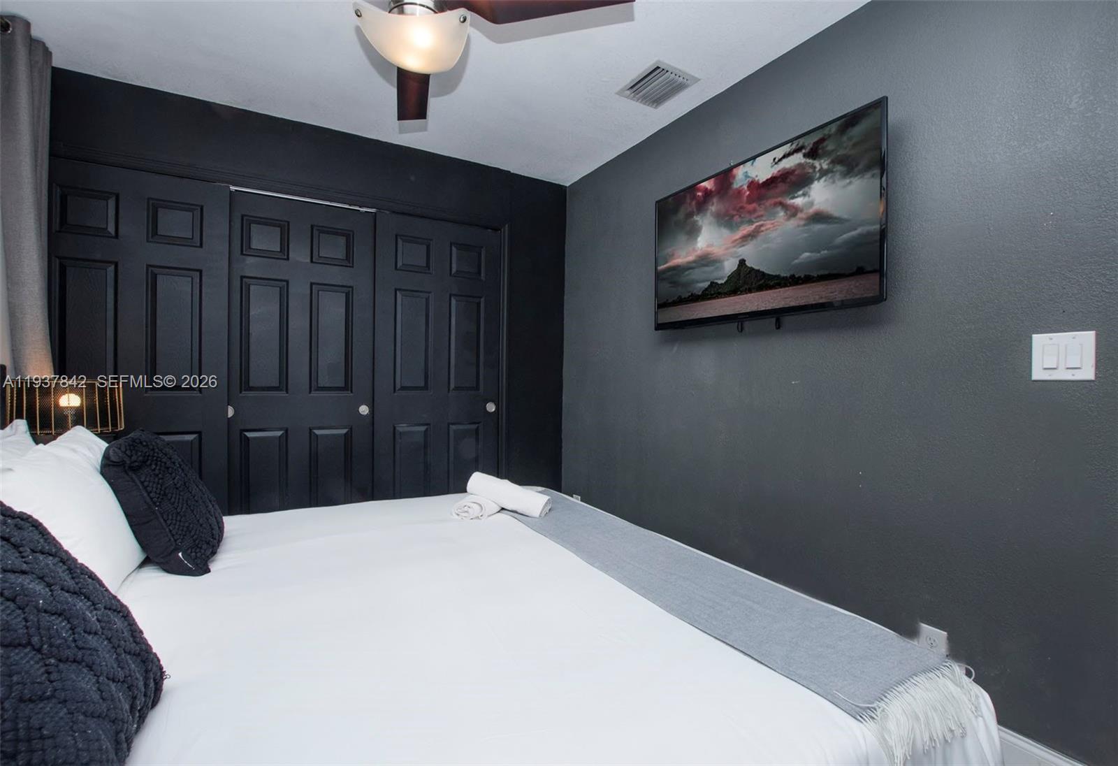 LAUDERDALE VILLAS - Residential Lease