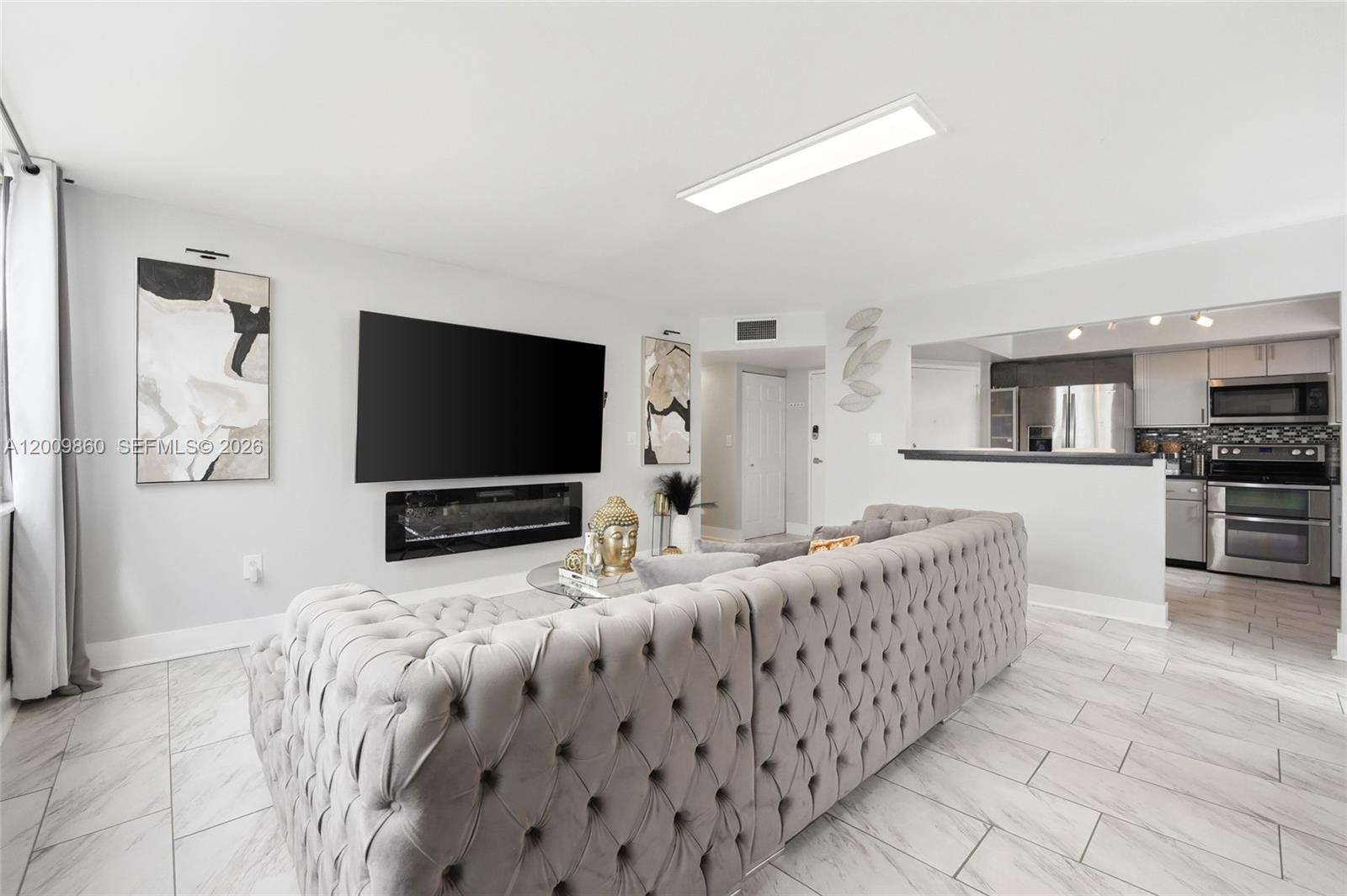 BUCKLEY TOWERS CONDO - EA - Residential