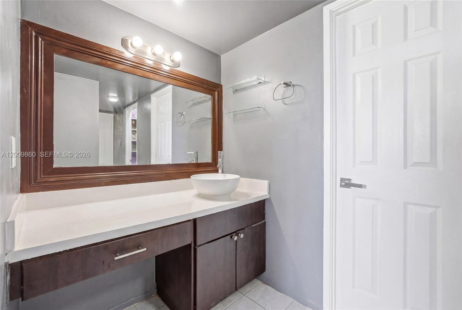 BUCKLEY TOWERS CONDO - EA - Residential