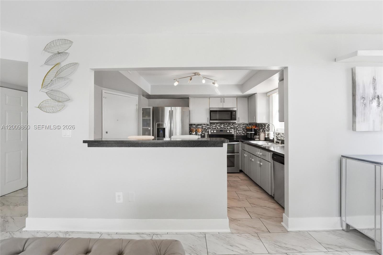 BUCKLEY TOWERS CONDO - EA - Residential