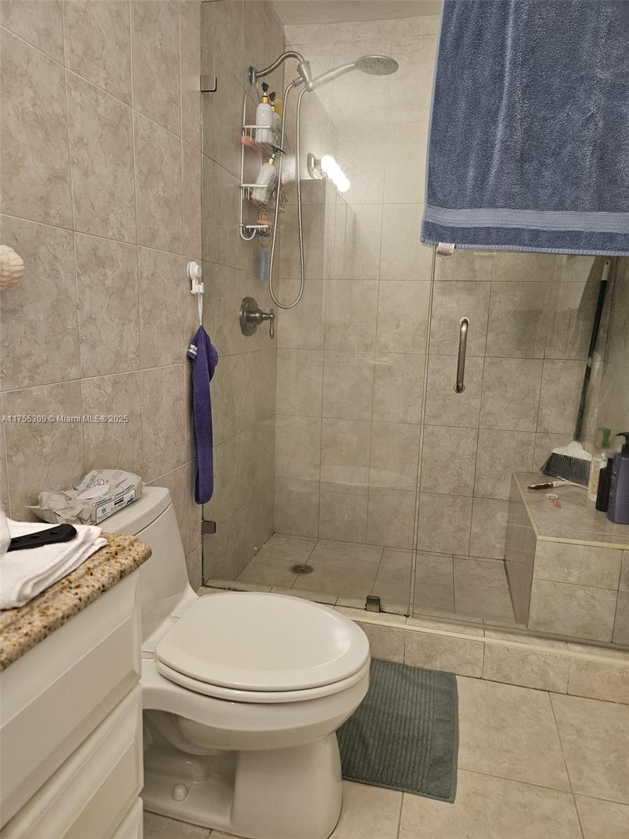 COLLONADE CONDO - Residential Lease