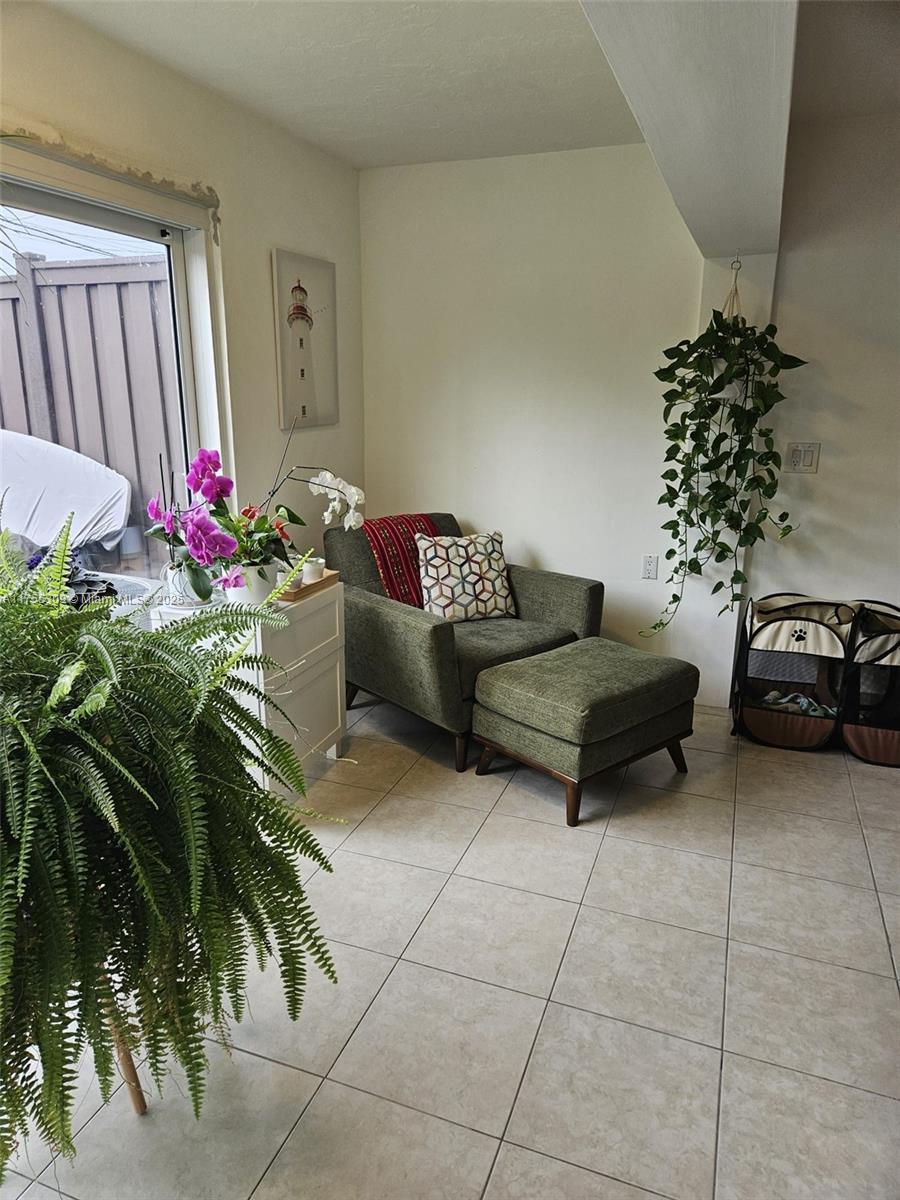 COLLONADE CONDO - Residential Lease