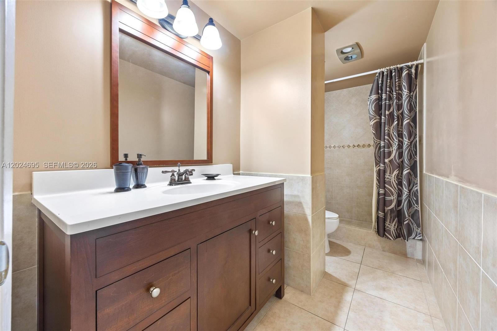 HILLCREST EAST NO 22 COND - Residential