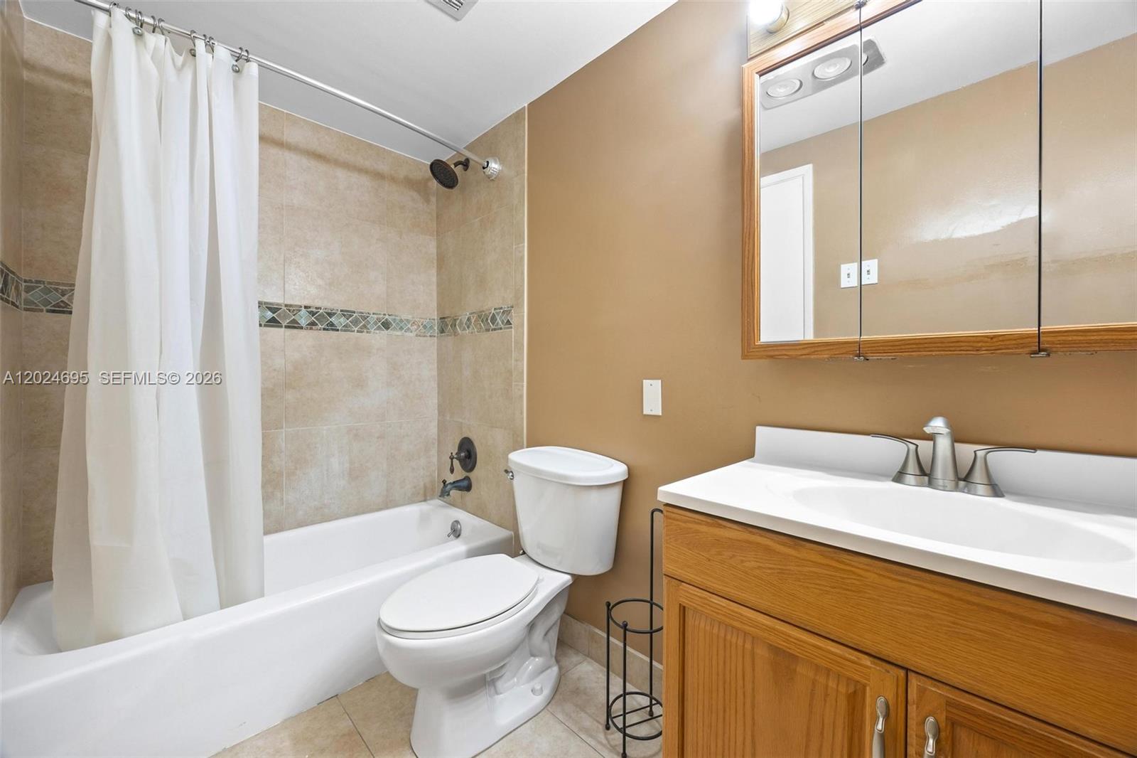 HILLCREST EAST NO 22 COND - Residential