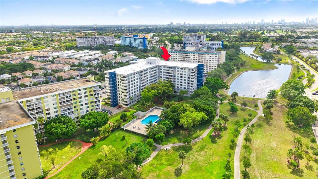 Photo of 4350 Hillcrest Dr #1016, Hollywood, FL 33021 (MLS # A12024695)