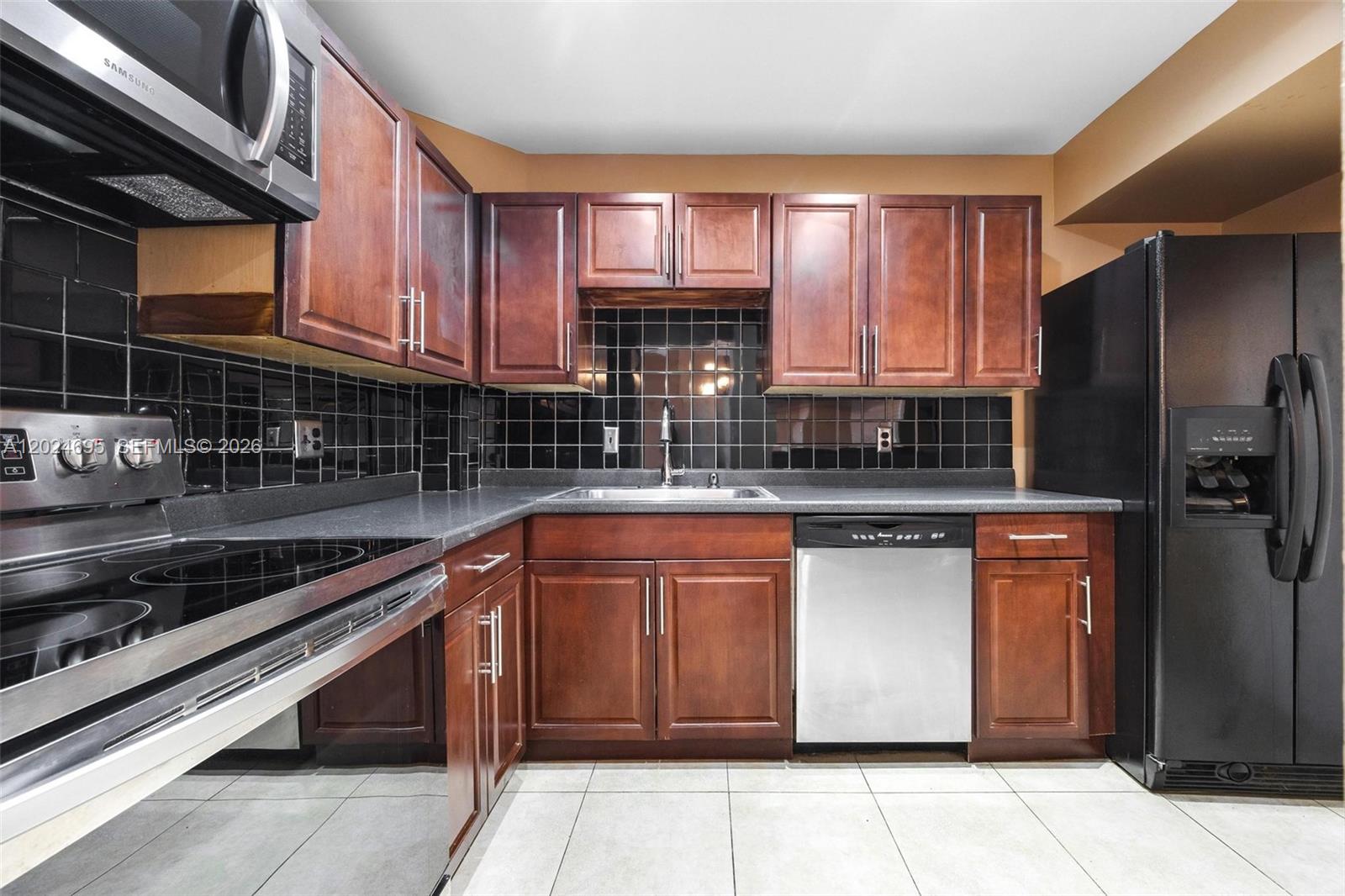 HILLCREST EAST NO 22 COND - Residential