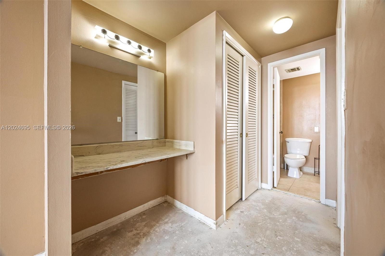 HILLCREST EAST NO 22 COND - Residential