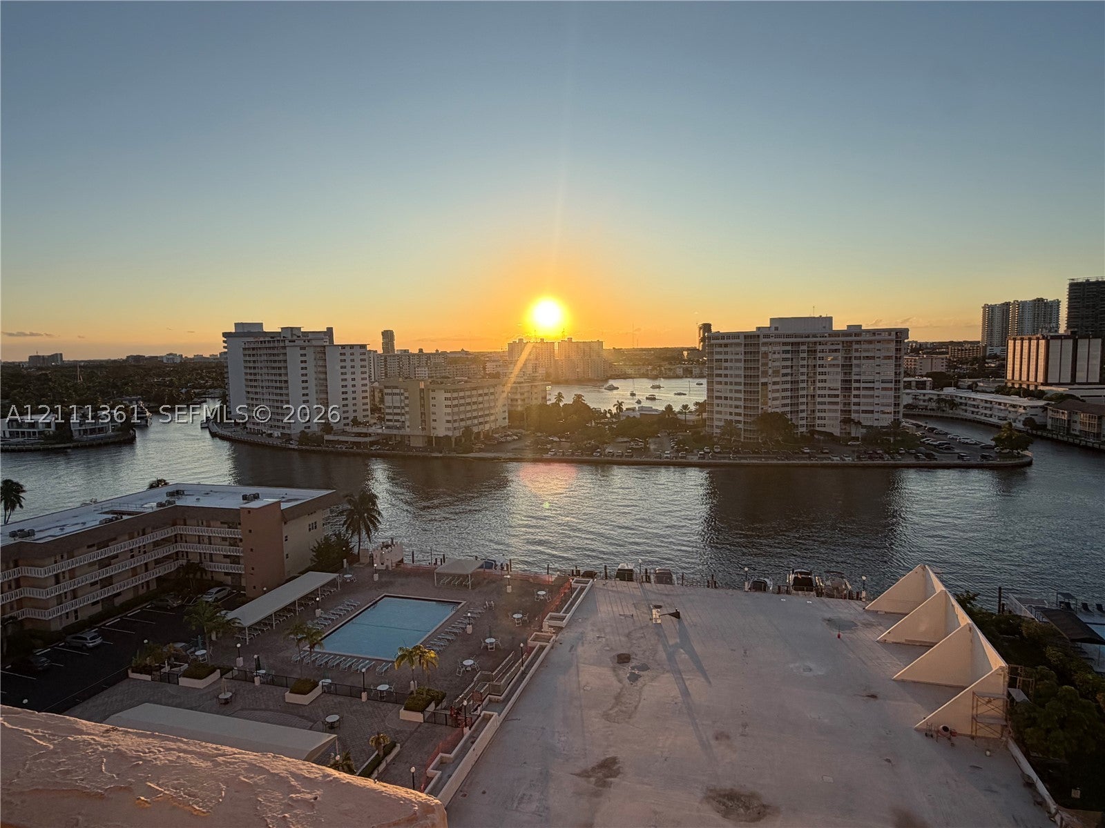 1865 S Ocean Dr 14I