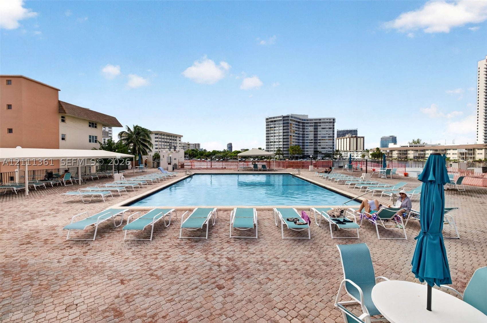 1865 S Ocean Dr 14I