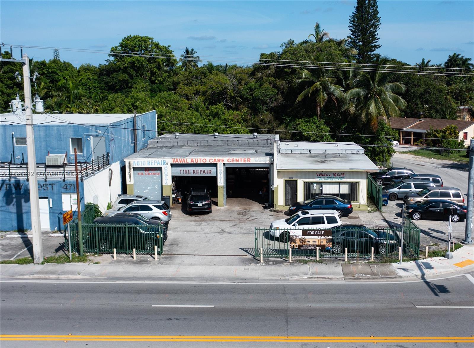 This unique property offers a fantastic opportunity for the right buyer. Formerly a gas station, it has since been transformed into a fully functional auto repair shop. Positioned on a high-traffic, busy street, this location boasts unparalleled visibility and accessibility, making it ideal for a variety of commercial ventures.
With the right vision and investment, this property is a rare gem—offering both immediate utility and long-term potential. Don’t miss the opportunity to acquire a well-positioned property with high visibility and unmatched commercial possibilities.