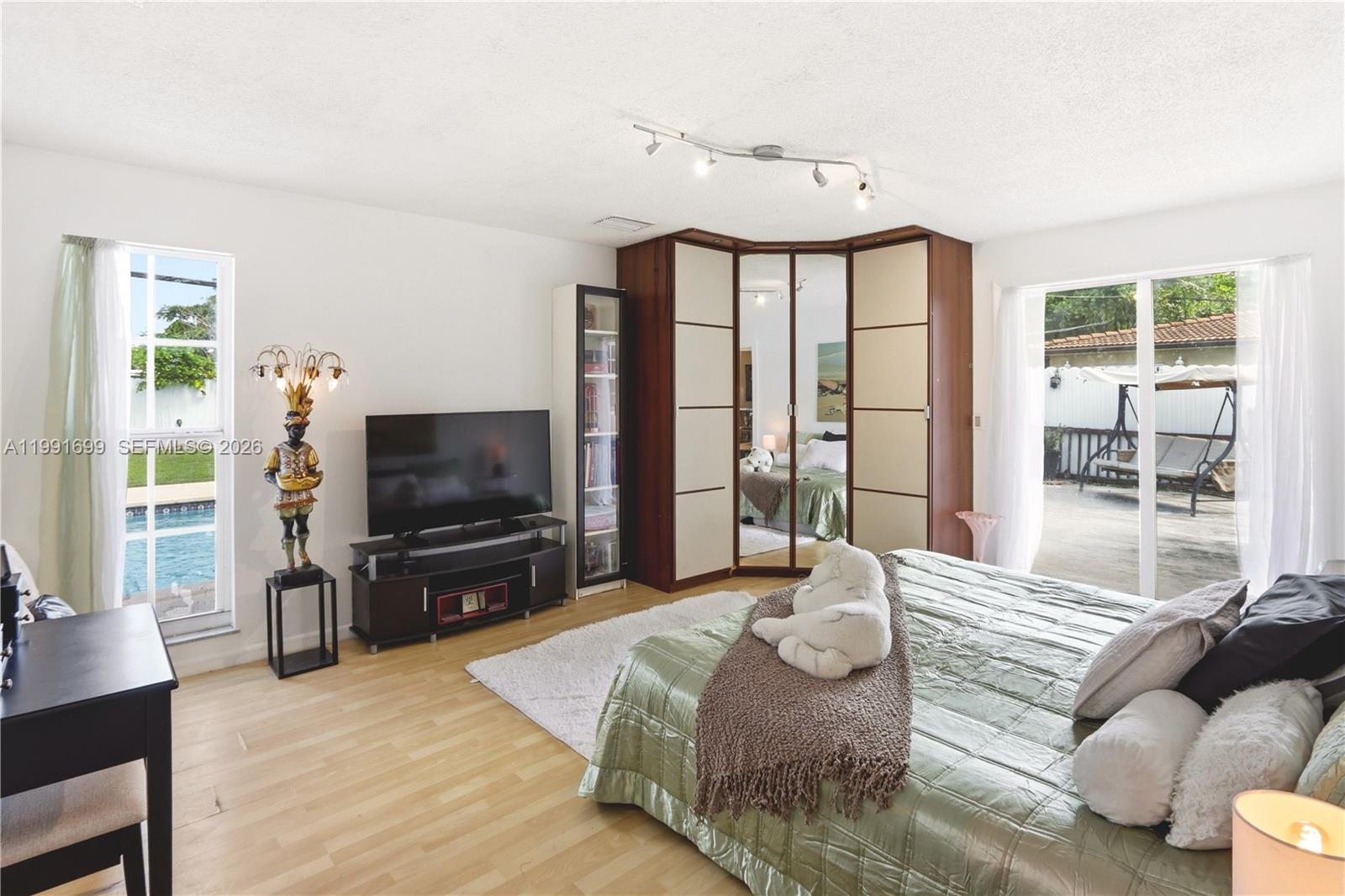 HEFTLER HOMES SUNSET PARK - Residential