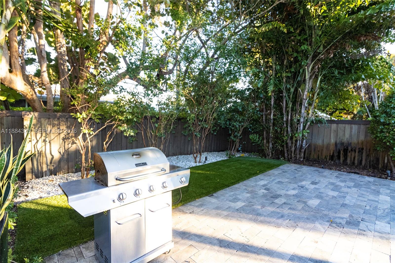 MACARTHUR PARK - Residential