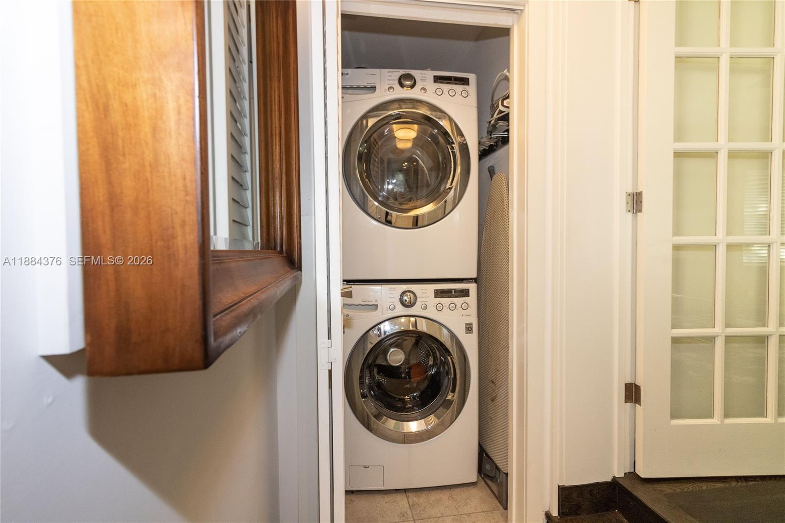 MACARTHUR PARK - Residential