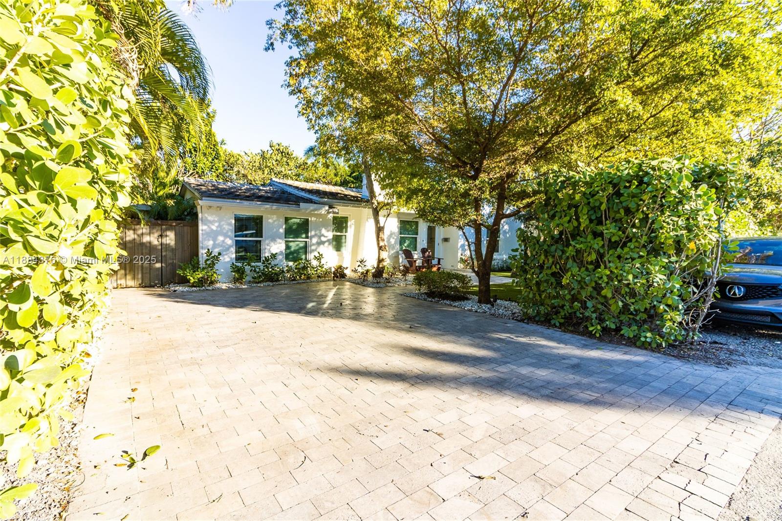 MACARTHUR PARK - Residential
