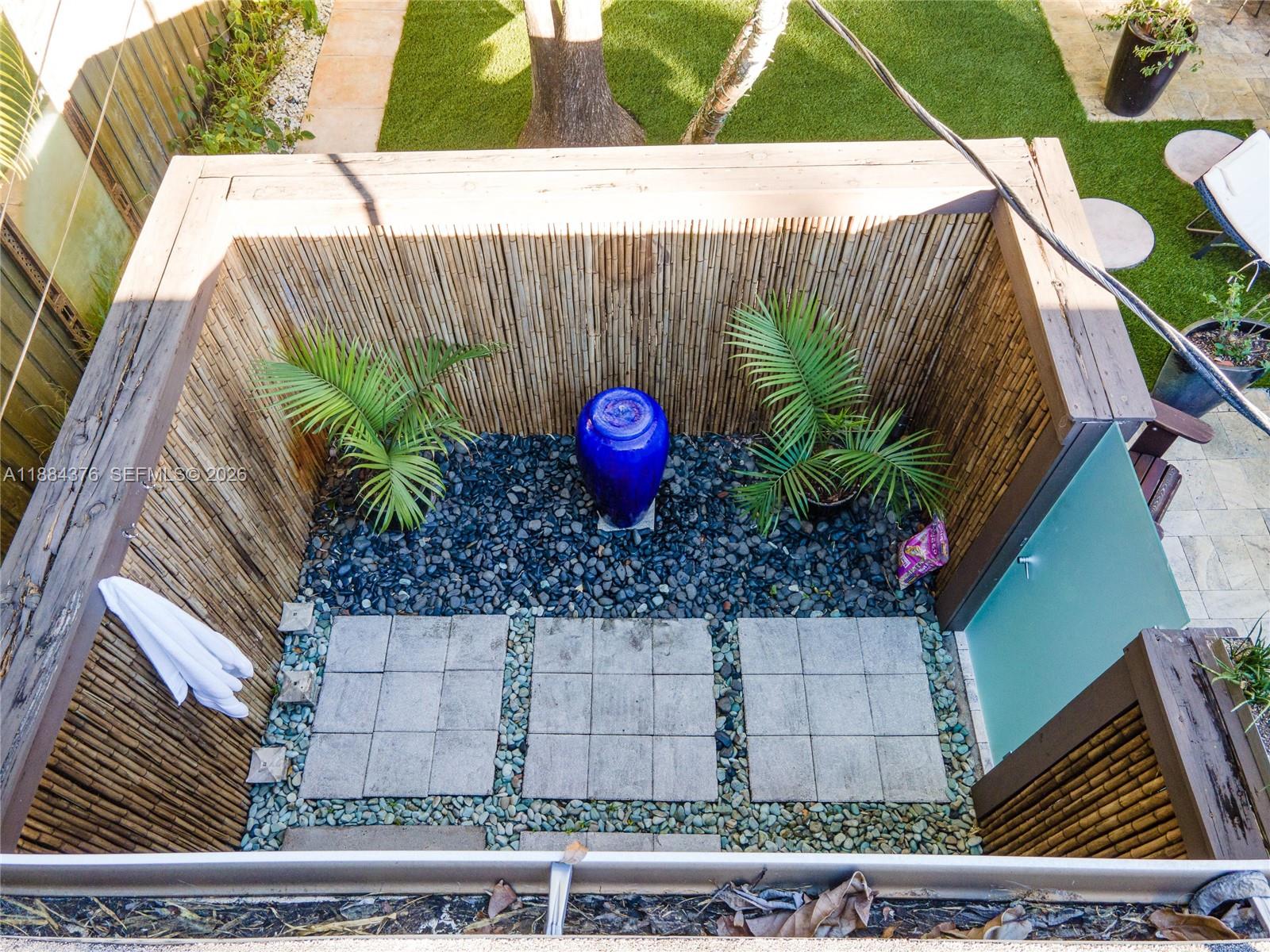 MACARTHUR PARK - Residential