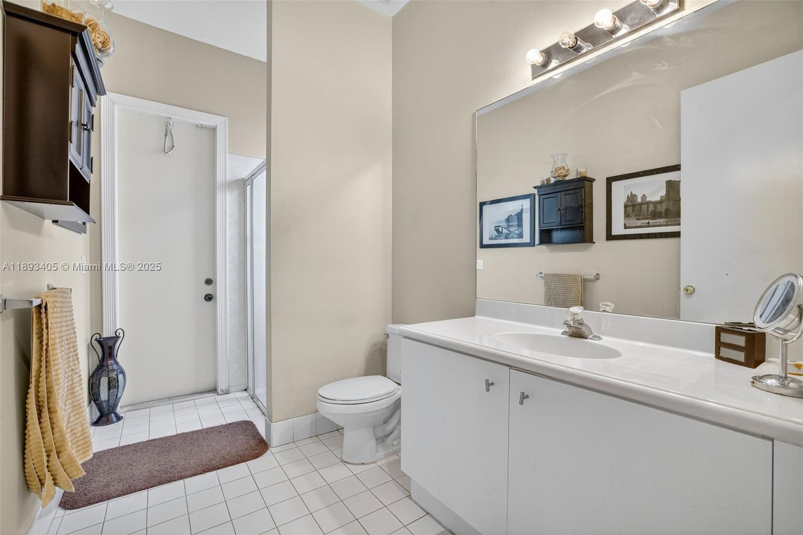 WYNDHAM LAKES CENTRAL - Residential