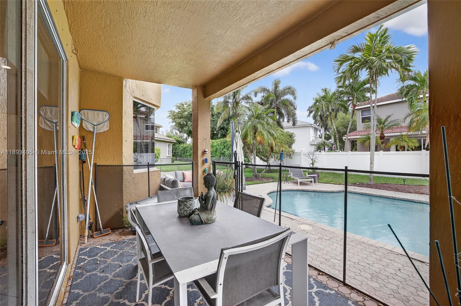 WYNDHAM LAKES CENTRAL - Residential