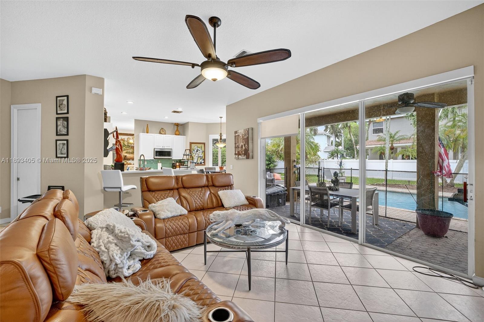 WYNDHAM LAKES CENTRAL - Residential