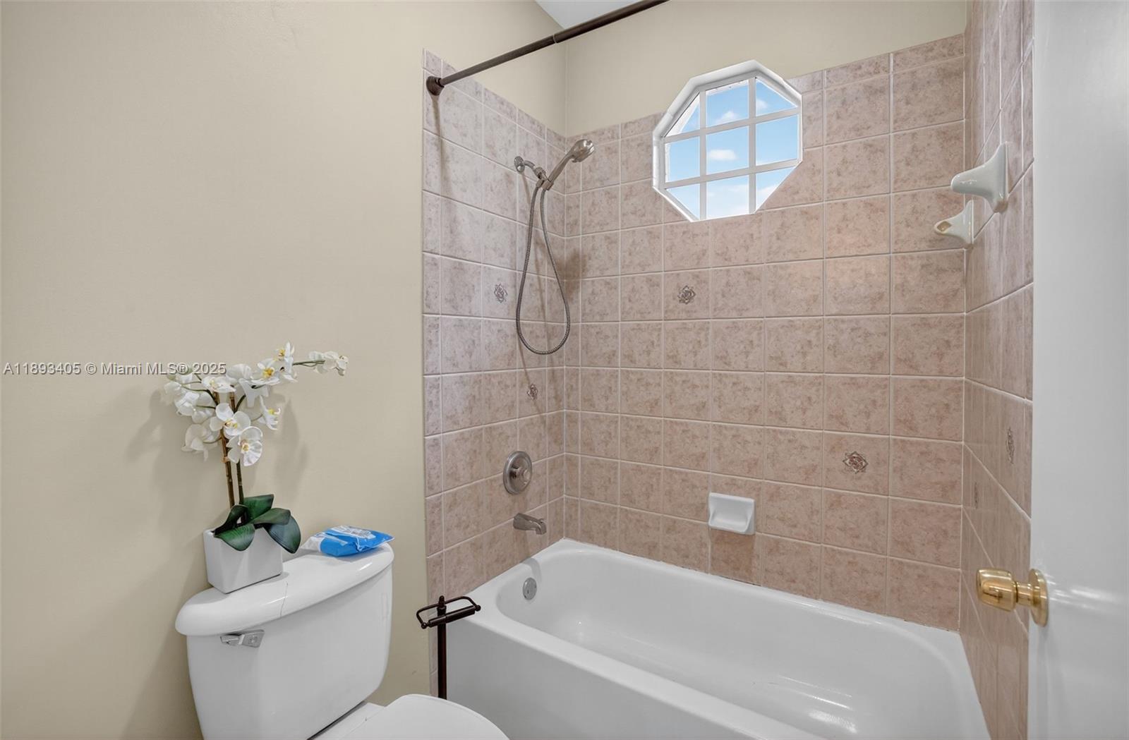 WYNDHAM LAKES CENTRAL - Residential