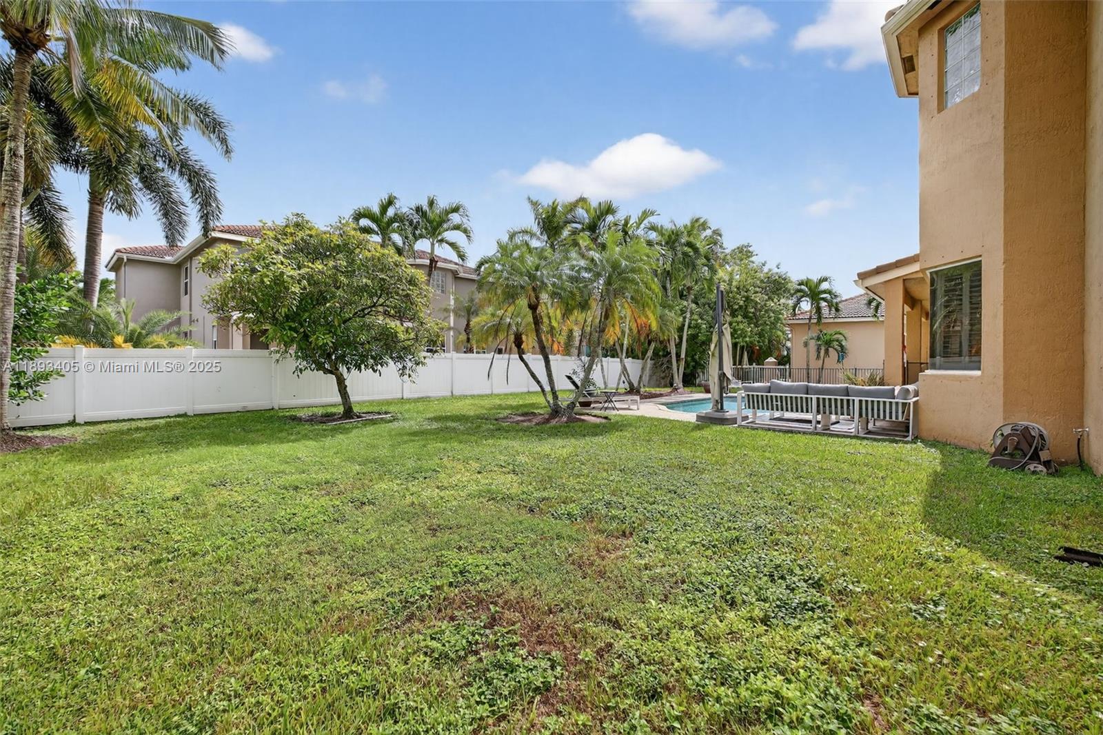 WYNDHAM LAKES CENTRAL - Residential