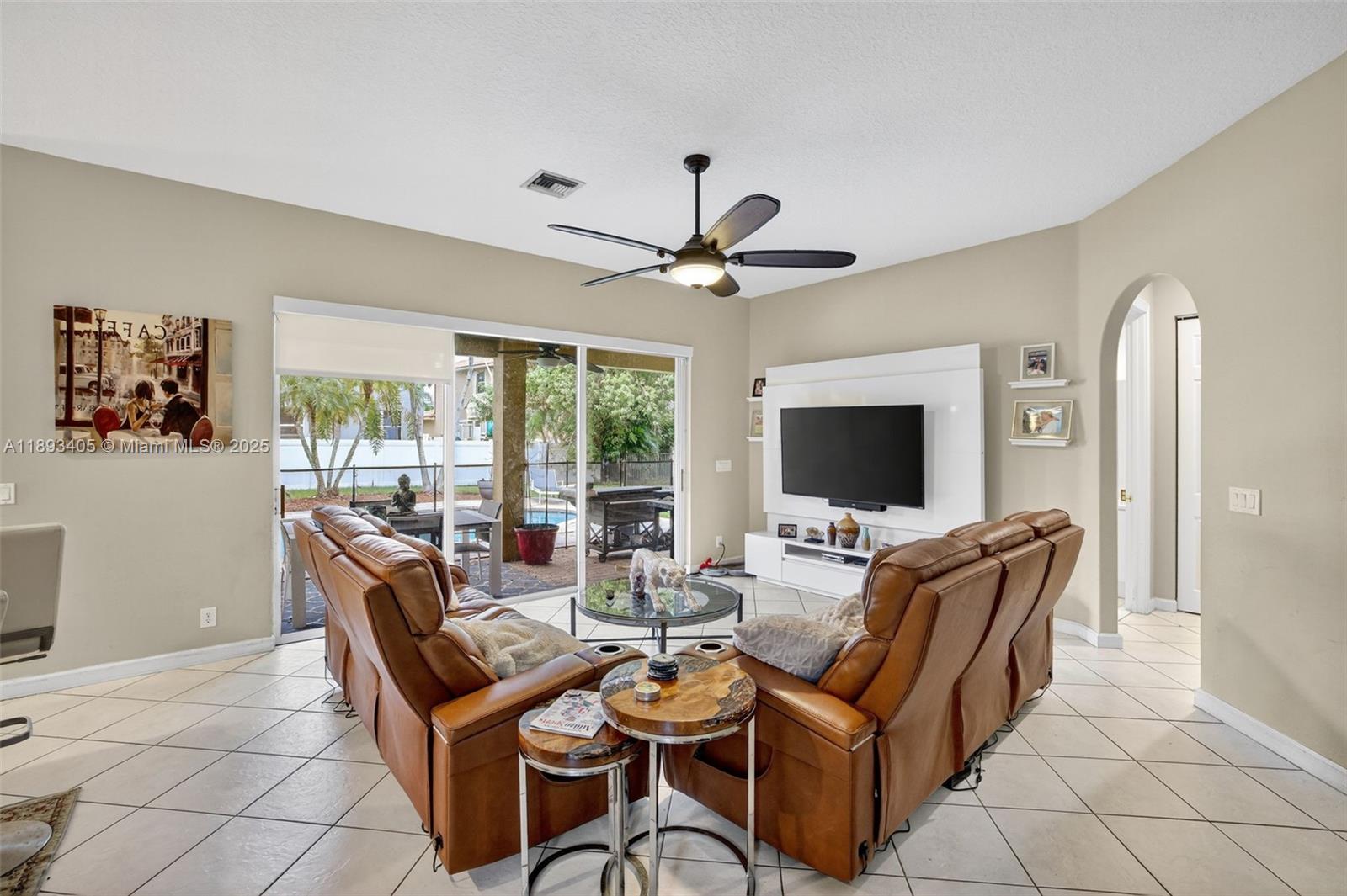 WYNDHAM LAKES CENTRAL - Residential