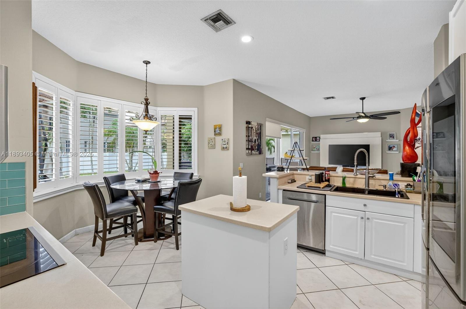 WYNDHAM LAKES CENTRAL - Residential