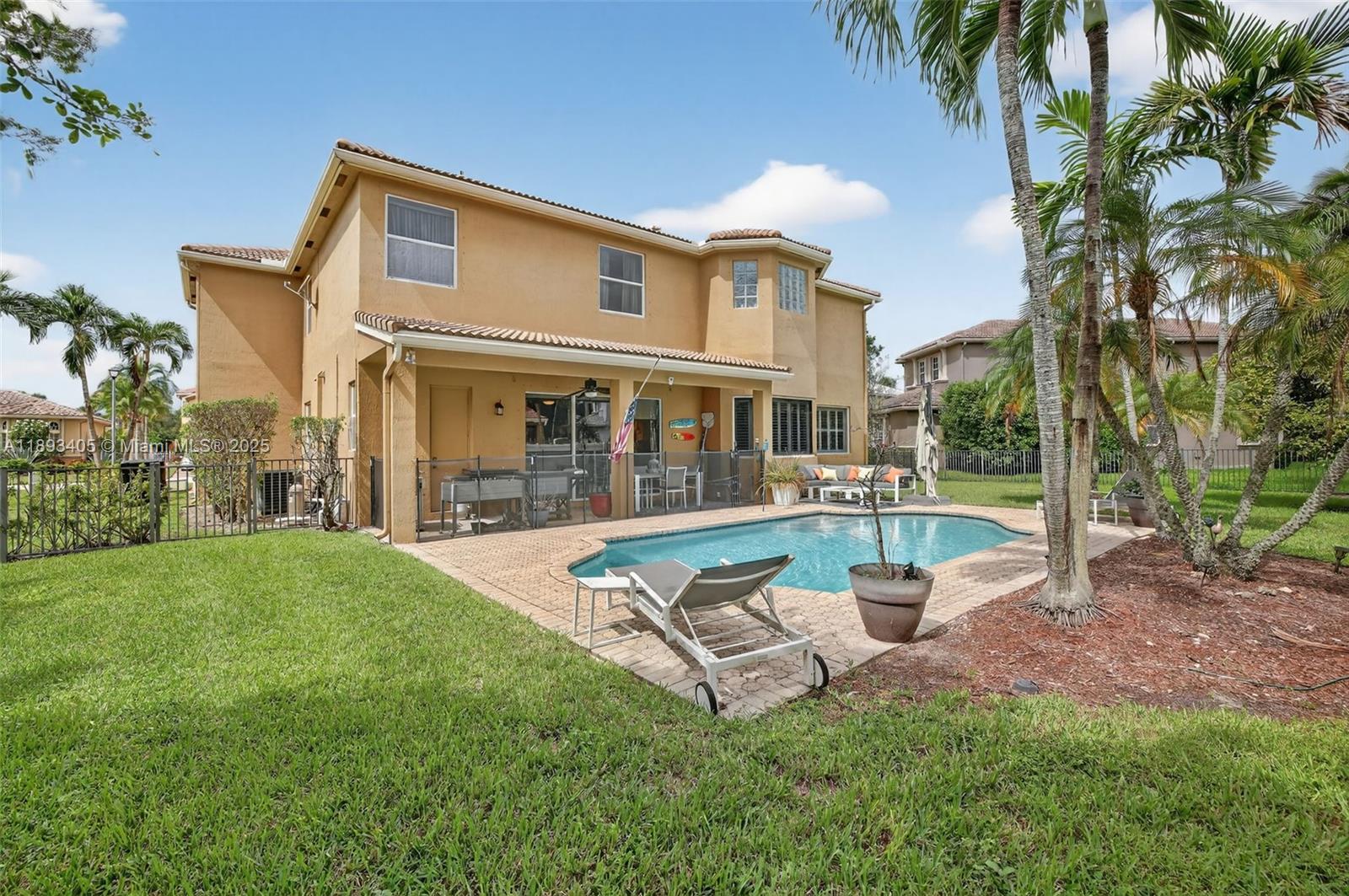 WYNDHAM LAKES CENTRAL - Residential