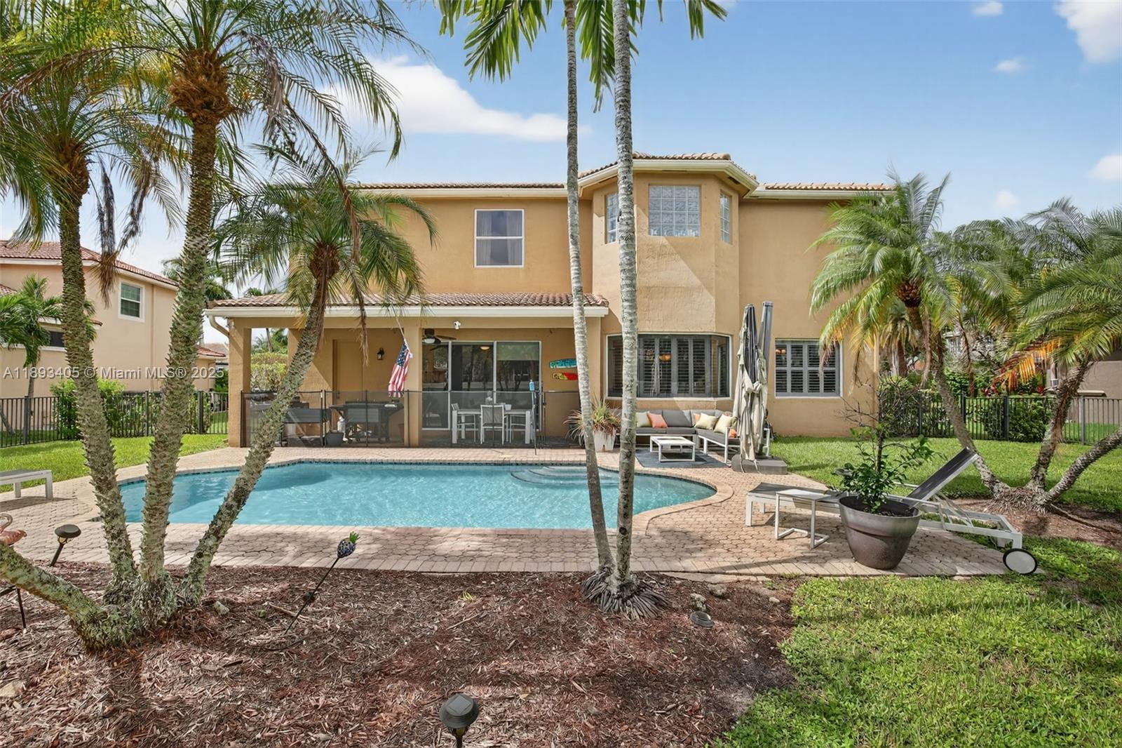 WYNDHAM LAKES CENTRAL - Residential