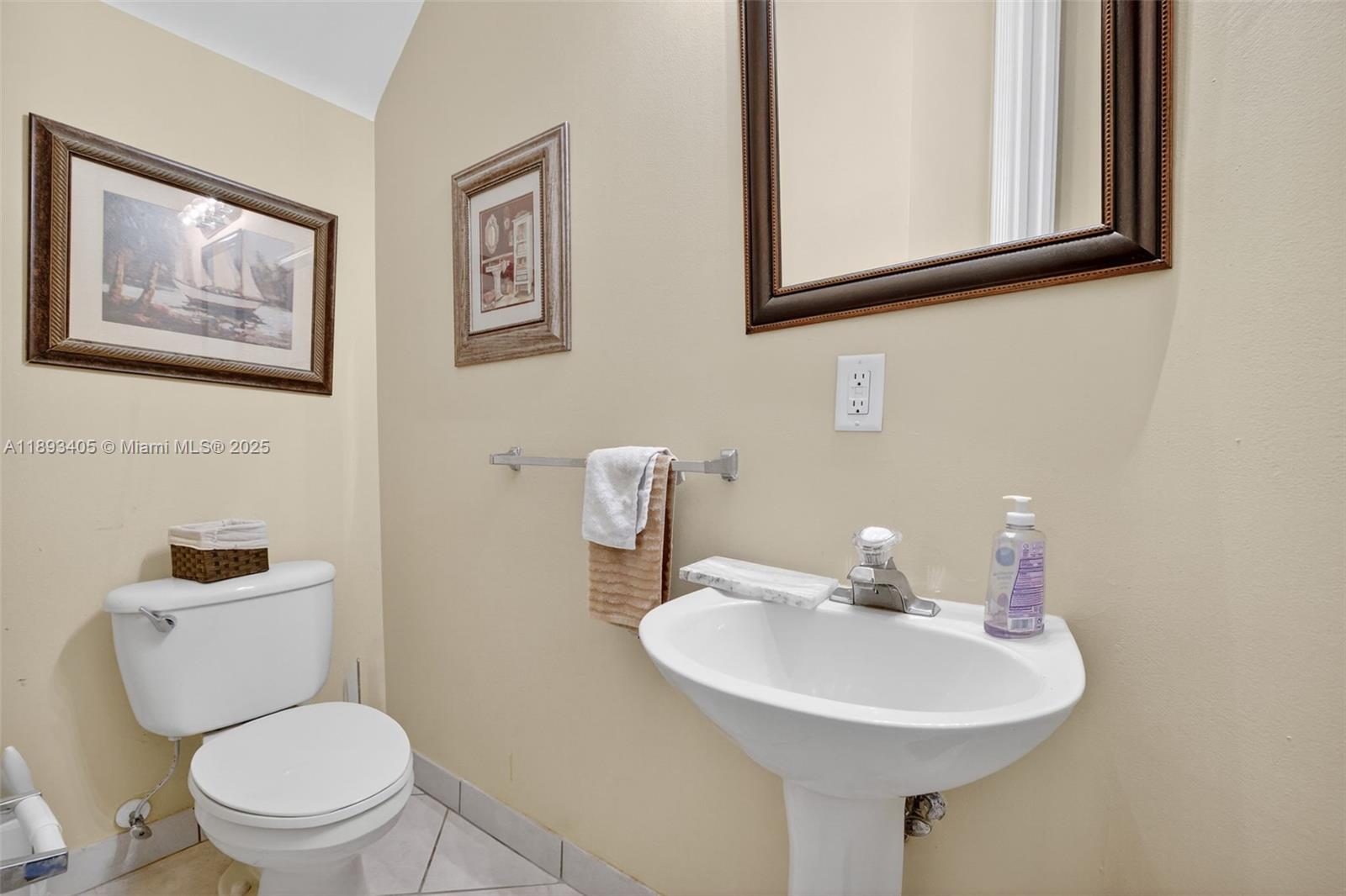 WYNDHAM LAKES CENTRAL - Residential