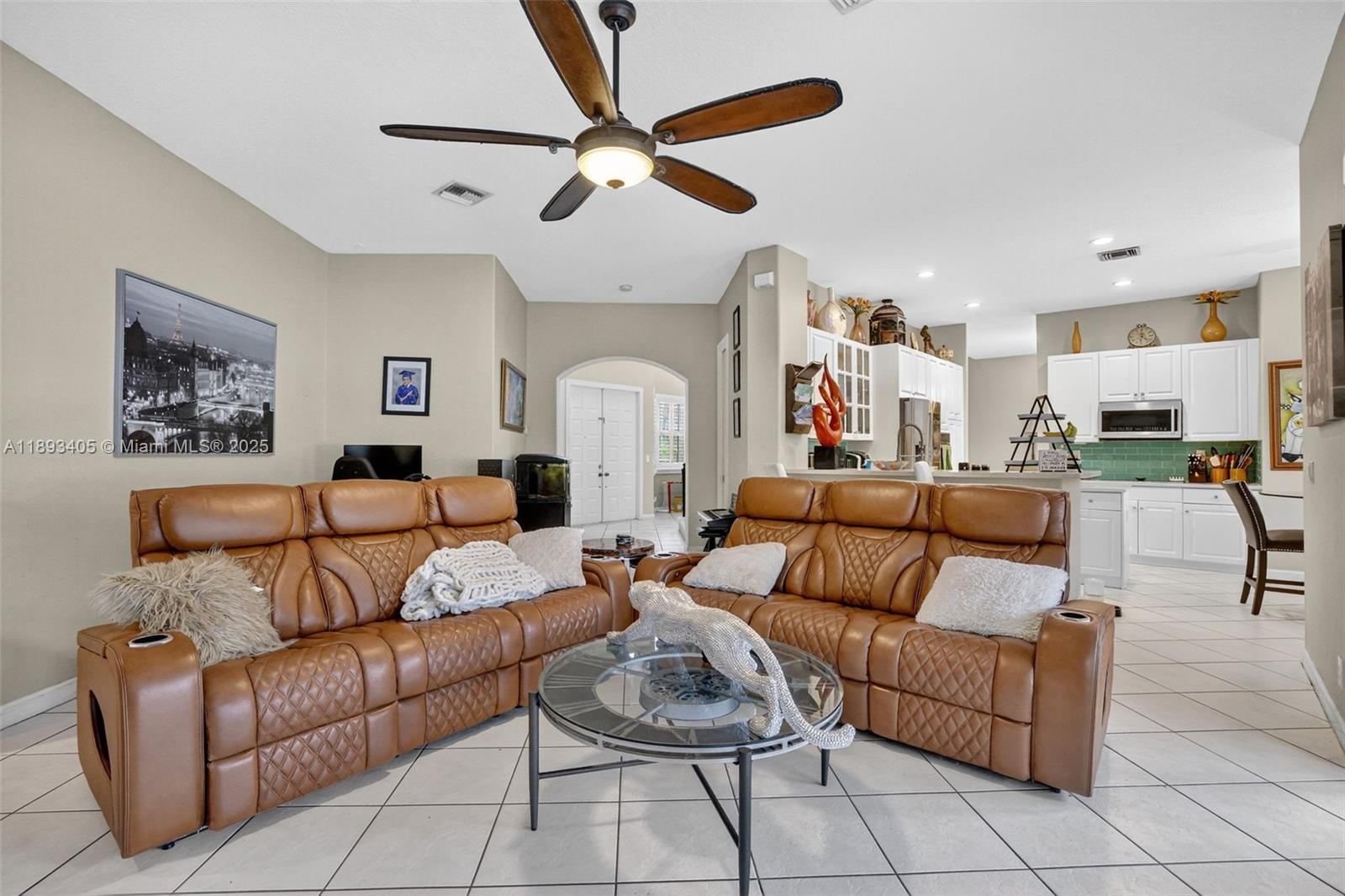 WYNDHAM LAKES CENTRAL - Residential