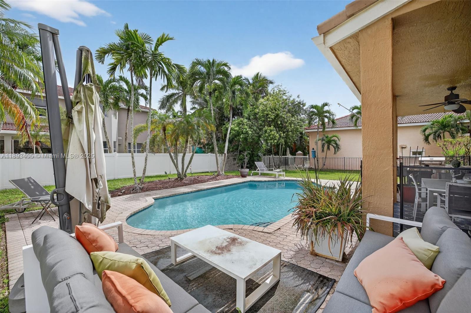 WYNDHAM LAKES CENTRAL - Residential