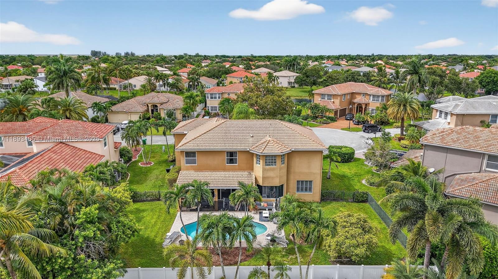 WYNDHAM LAKES CENTRAL - Residential