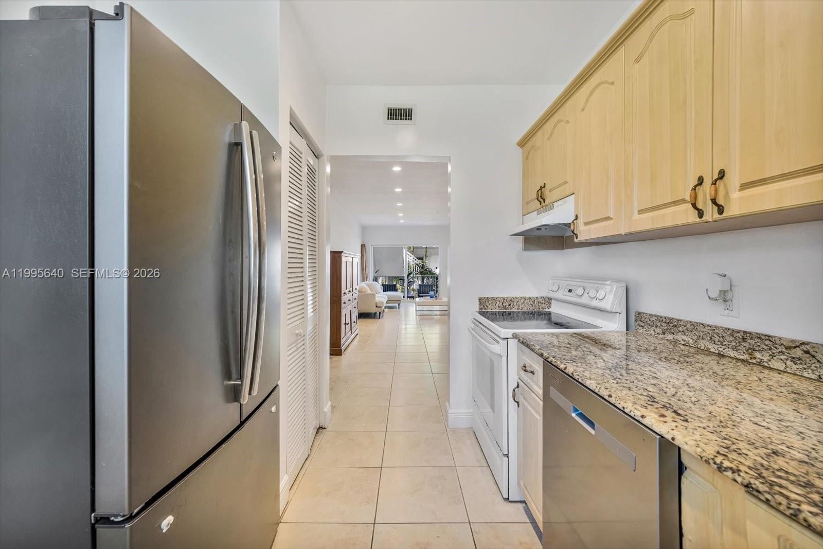 SOUTHERN STAR CONDO - Residential