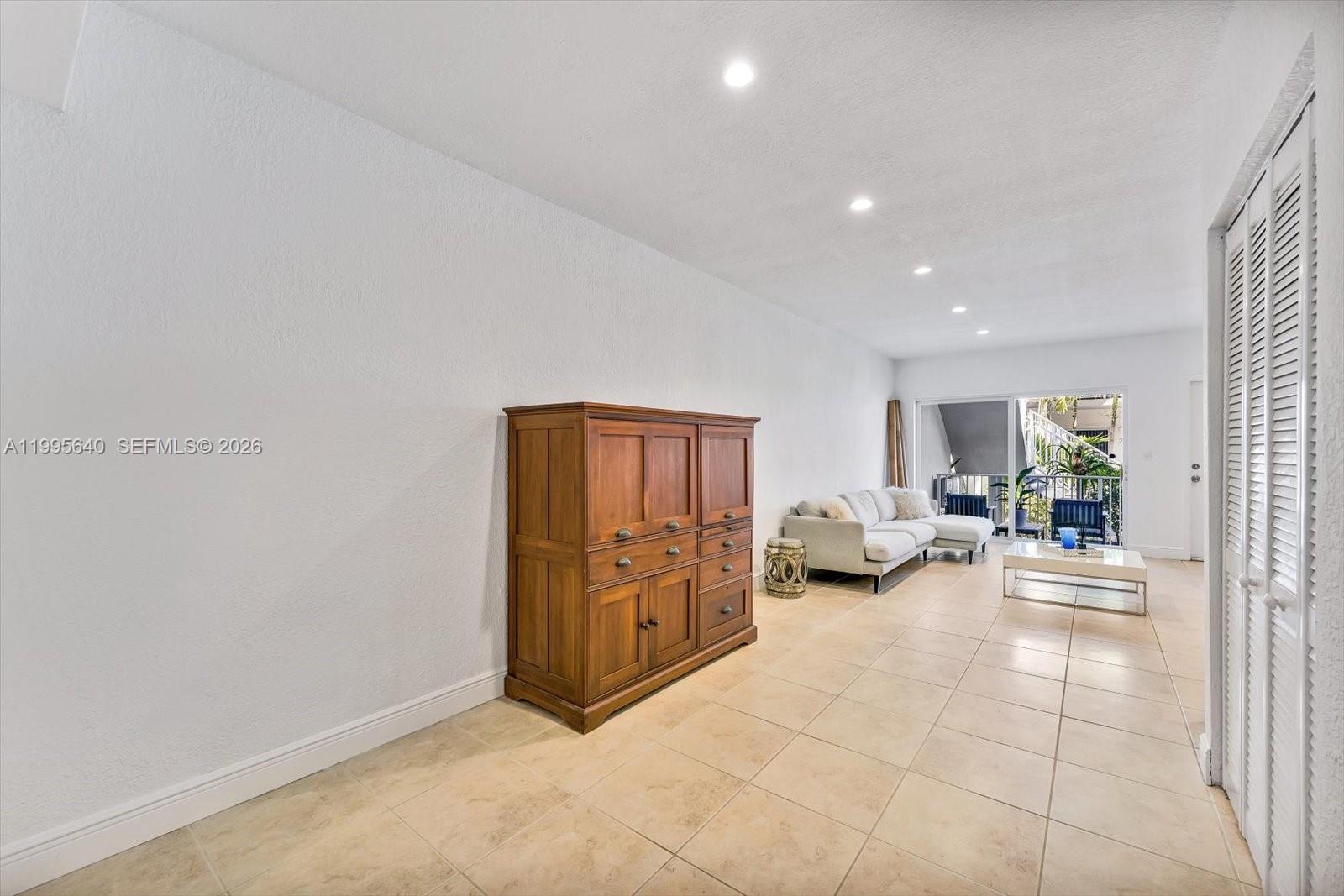 SOUTHERN STAR CONDO - Residential