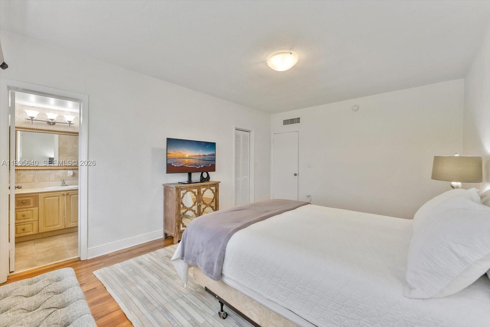 SOUTHERN STAR CONDO - Residential