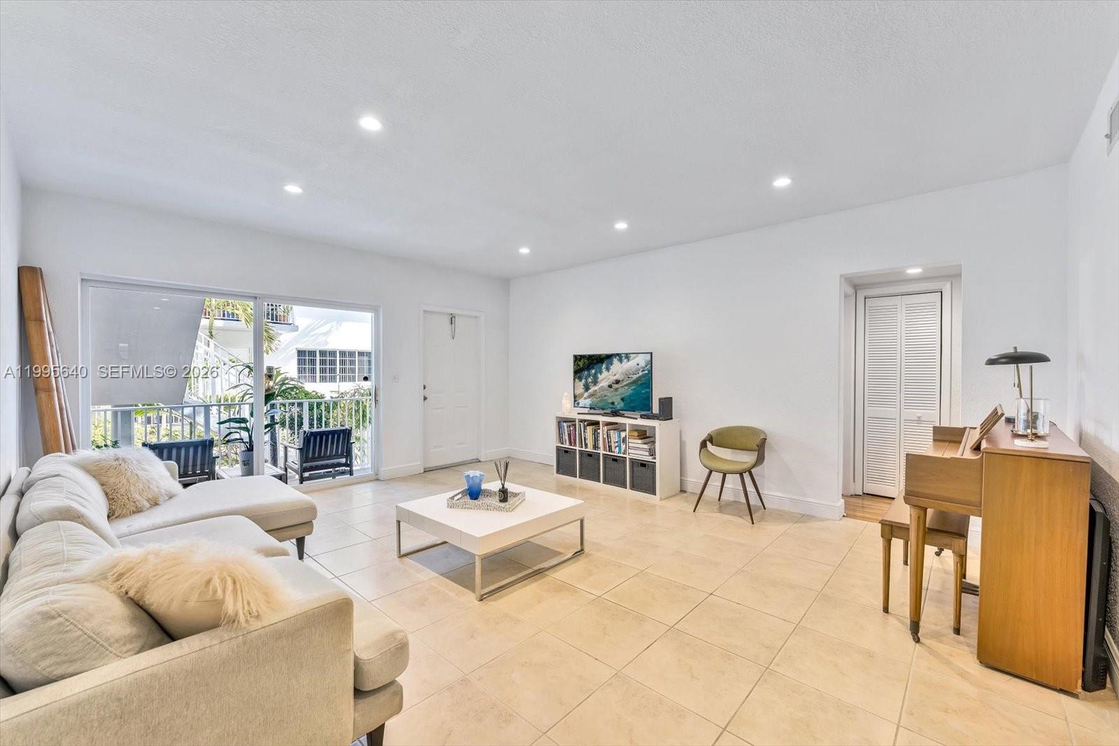 SOUTHERN STAR CONDO - Residential