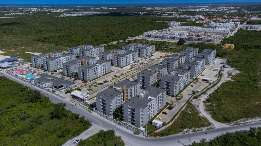 Beautiful 2-bedroom, 2-bathroom condo located in the heart of Bávaro, Punta Cana. This well-designed unit offers 749 sqft of comfortable living space and features a private balcony, perfect for relaxing and enjoying the tropical surroundings.
Ideally situated just 10 minutes from the beach and Punta Cana International Airport, and only 5 minutes from Downtown Punta Cana, this property provides both convenience and lifestyle. The community offers excellent amenities including a swimming pool, fitness center, playground, business center, and an inviting lobby, making it perfect for full-time living, vacation use, or investment.
Don’t miss the opportunity to own a piece of paradise in one of Punta Cana’s most desirable areas.