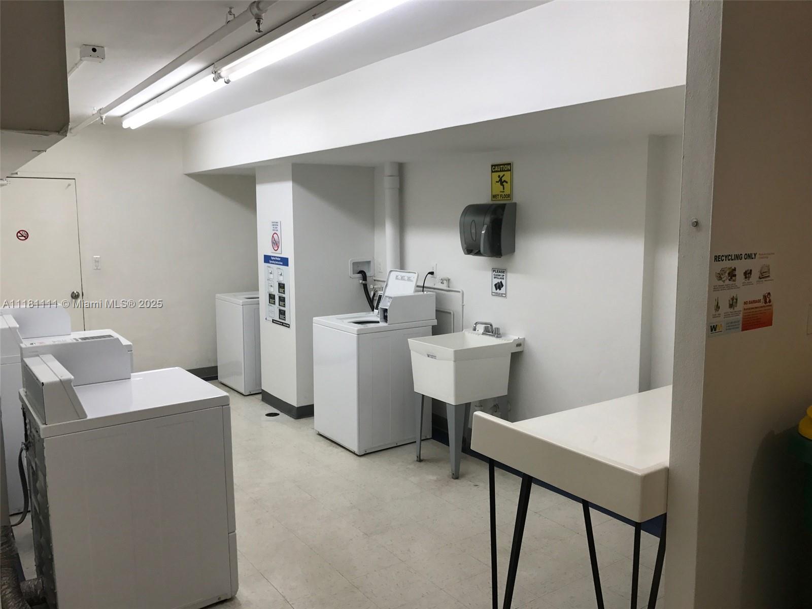 THE DECOPLAGE CONDO - Residential Lease