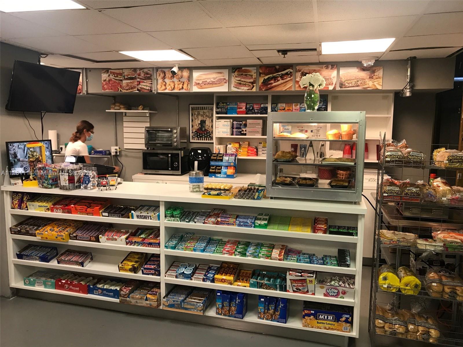 THE DECOPLAGE CONDO - Residential Lease