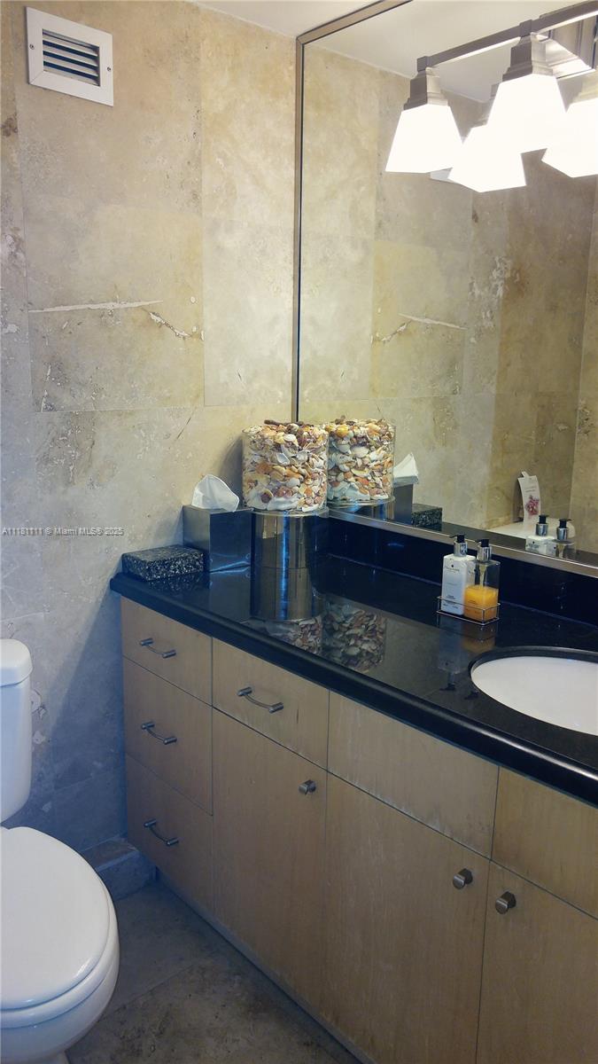 THE DECOPLAGE CONDO - Residential Lease