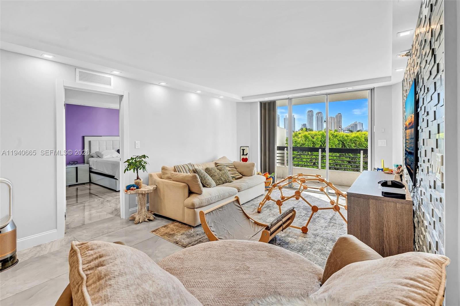 MYSTIC POINTE TOWER 500 C - Residential