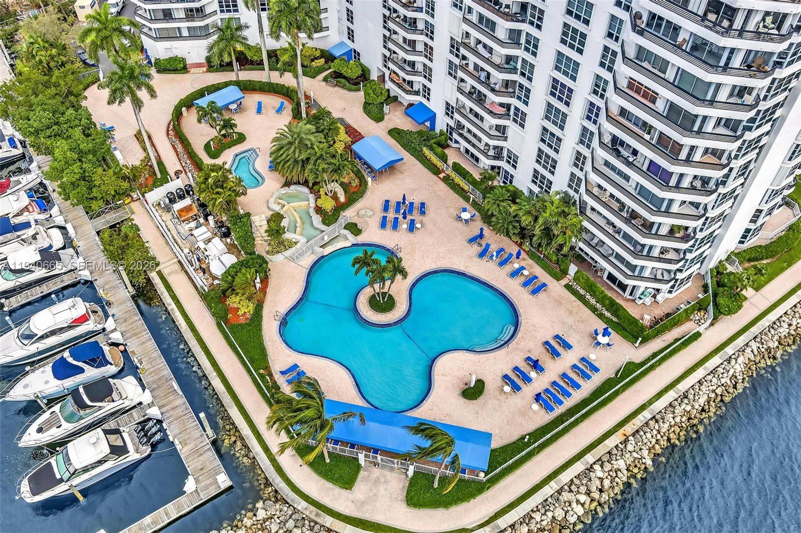 MYSTIC POINTE TOWER 500 C - Residential