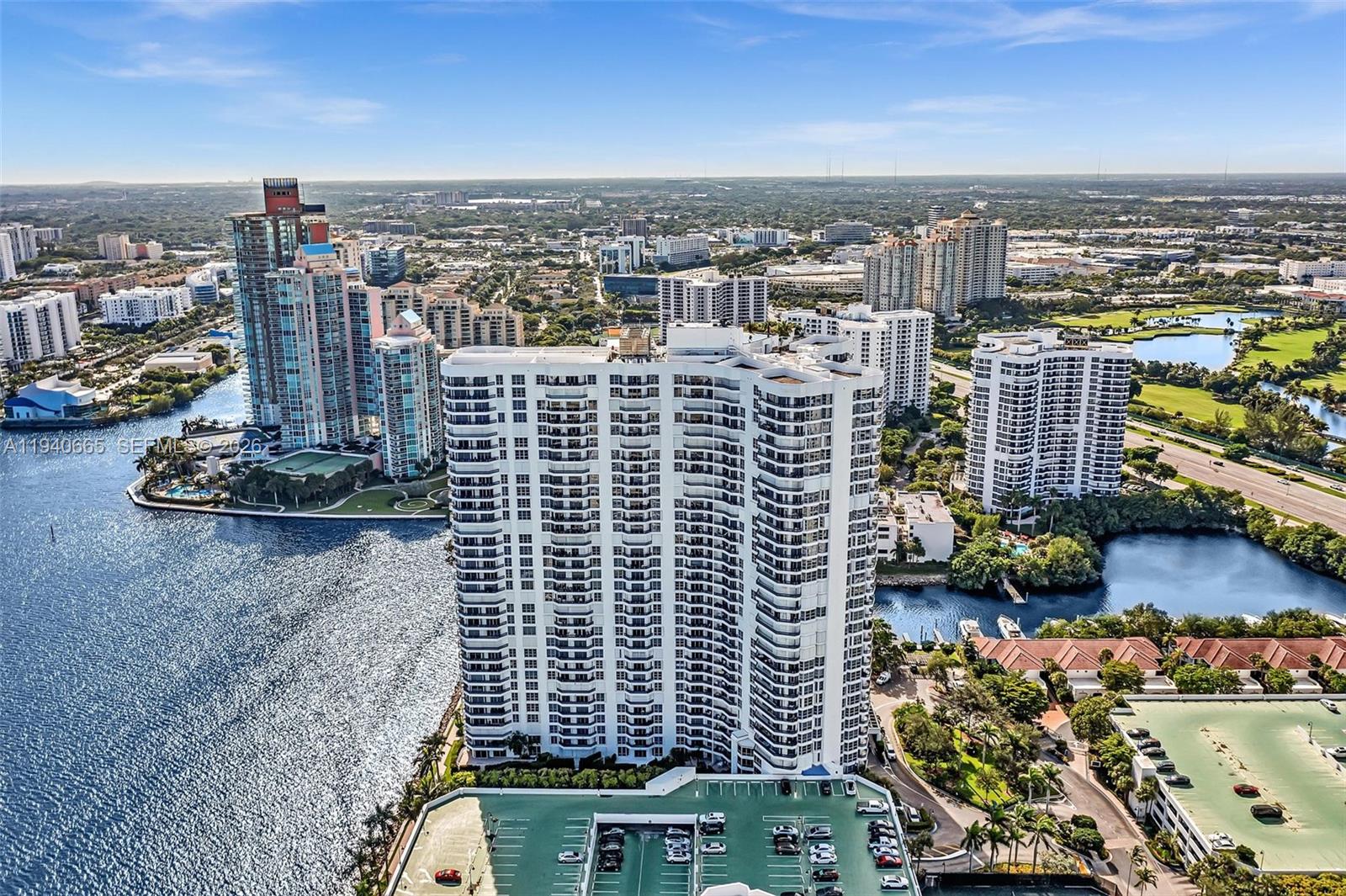 MYSTIC POINTE TOWER 500 C - Residential
