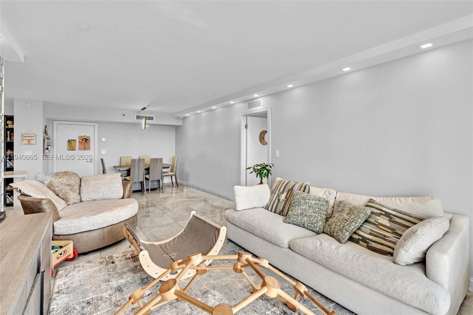 MYSTIC POINTE TOWER 500 C - Residential