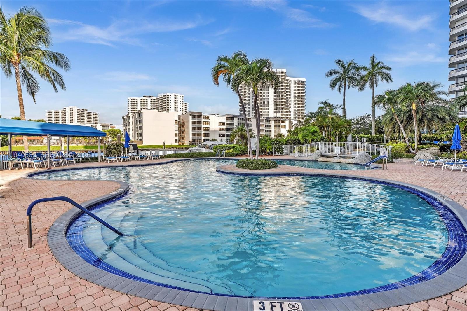 MYSTIC POINTE TOWER 500 C - Residential